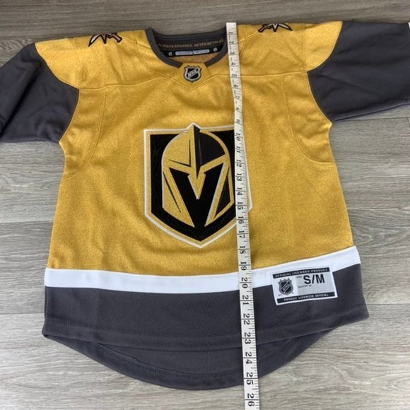 Kids Las Vegas Golden Knight NHL hockey jersey size small/medium - Picture 9 of 11